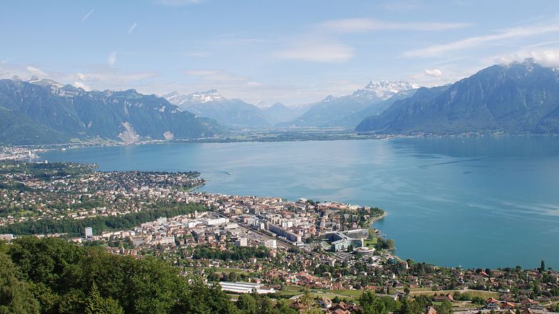 Sicht auf Vevey und Montreux.