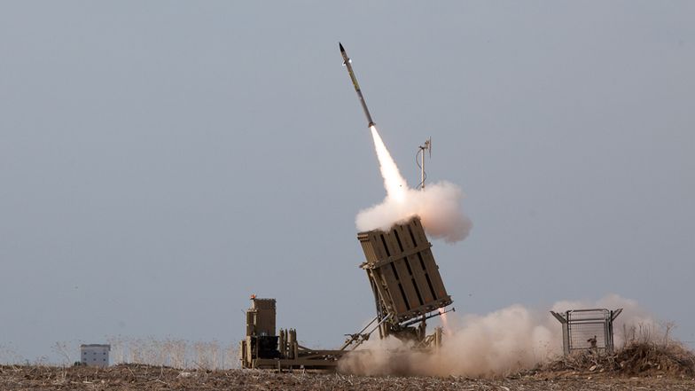 Eine Rakete des israelischen Abwehrsystems «Iron Dome» startet (November 2012)