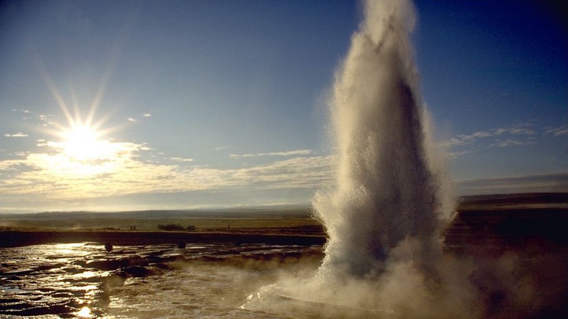 Ein Geysir in Island.