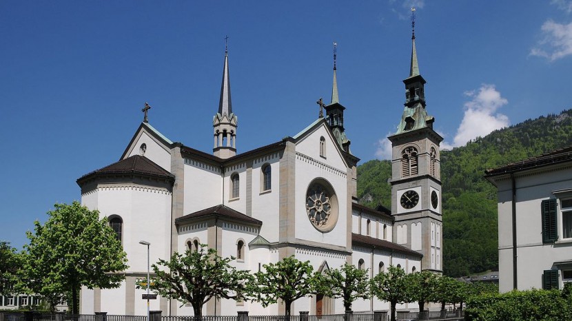 Die Stadtkirche Glarus ist die reformierte Hauptkirche des Ortes.
