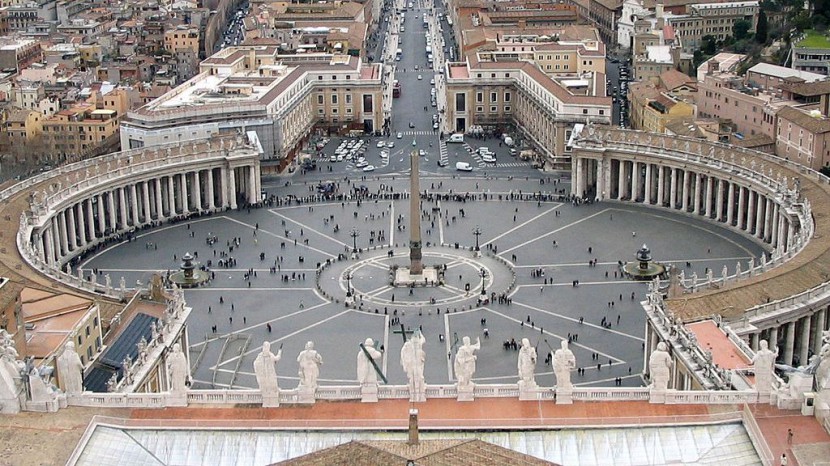 Der Petersplatz in Rom