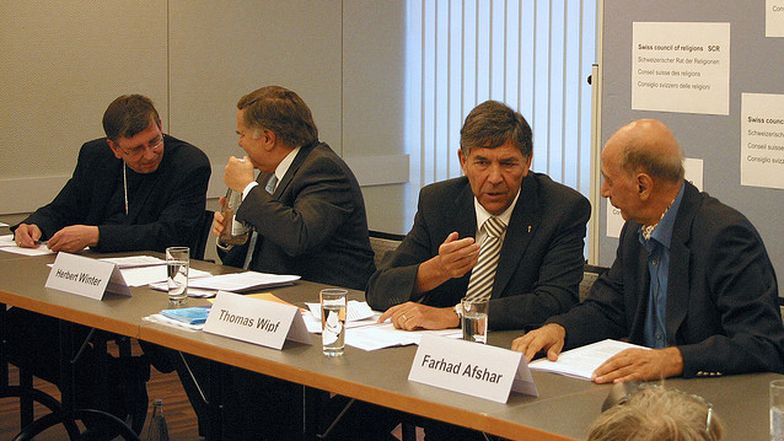 Der Rat der Religionen 2009 bei der Pressekonferenz gegen die Minarett-Initiative.