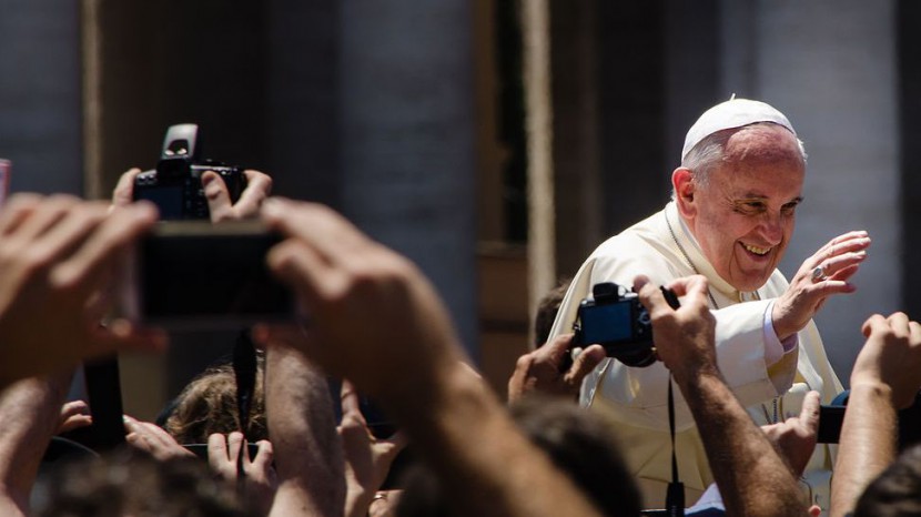 Papst Franziskus im Rampenlicht.