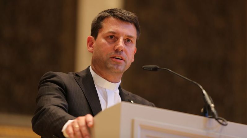 «Die Kirche macht nicht alles falsch, man kann etwas von ihr lernen»: Gottfried Locher im Berner Kulturcasino.