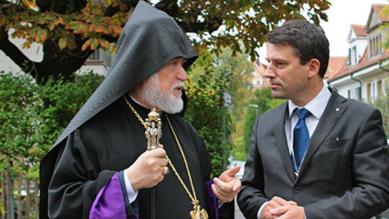 Katholikos Aram I. und Gottfried Locher, Kirchenbundspräsident.