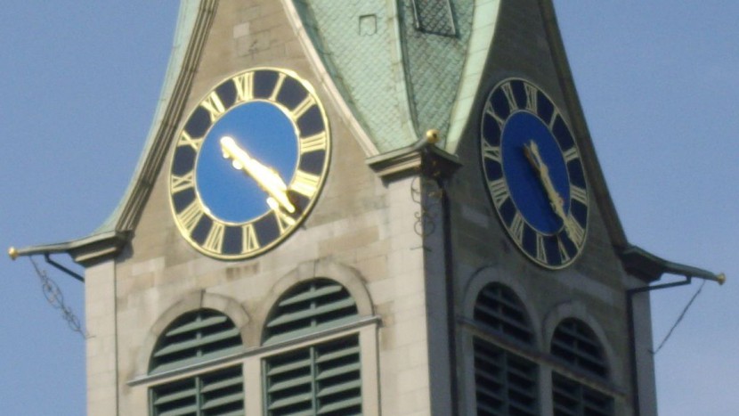 Der Turm der reformierten Wädenswiler Kirche.