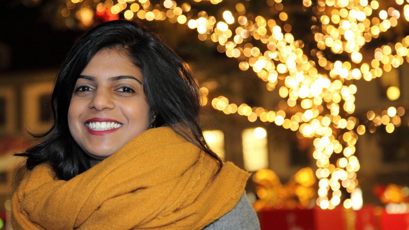 Sie ist in der Weihnachtszeit vor allem einfach dankbar: Laavanja Sinnadurai auf dem Berner Bahnhofplatz.