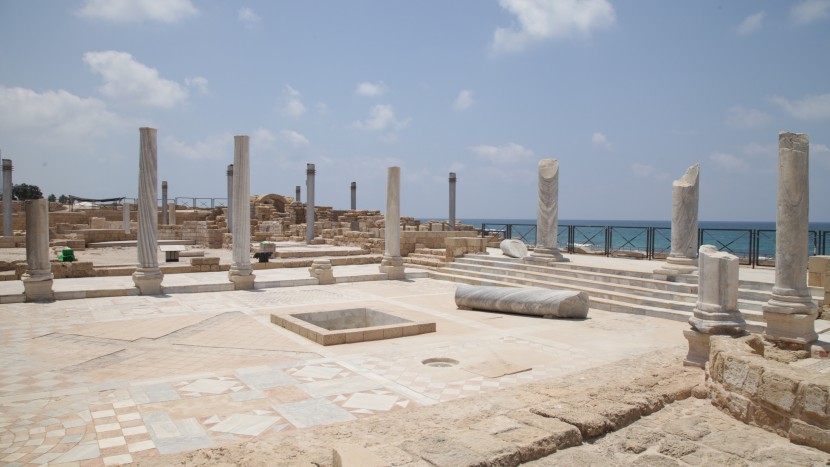 Ruinen in der antiken Stadt Caesarea.