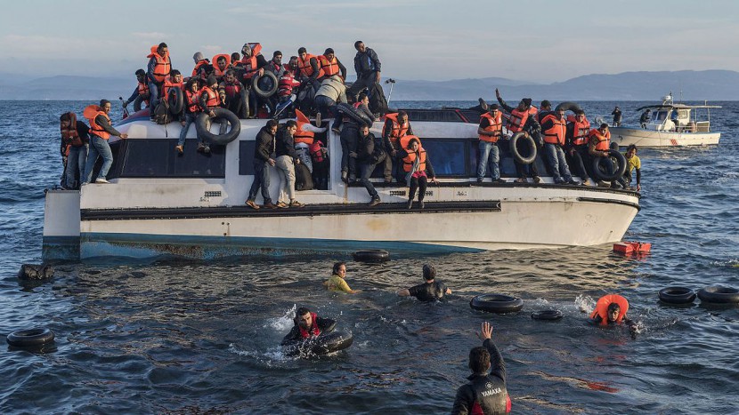 Ein Flüchtlingsboot vor der griechischen Küste.