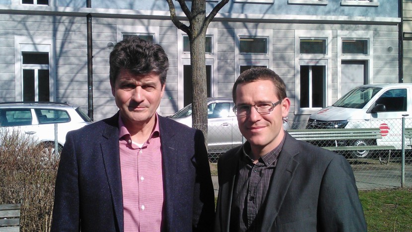 Josef Bachmann (links) und Thomas Gerber von der «Fachstelle Brückenbauer« der Kapo Zürich: «Wir referieren nicht mit erhobenem Zeigefinger».
