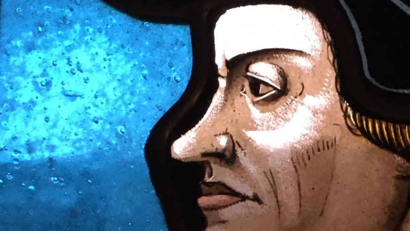 Mit ihm gings los: Zwingli (Ausschnitt aus einem Fenster in der Helferei Zürich).