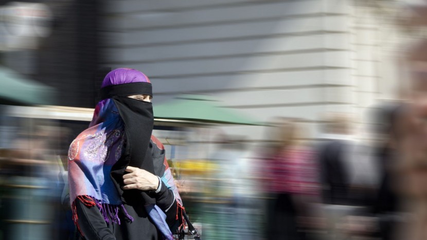 Eine Frau mit Nikab.