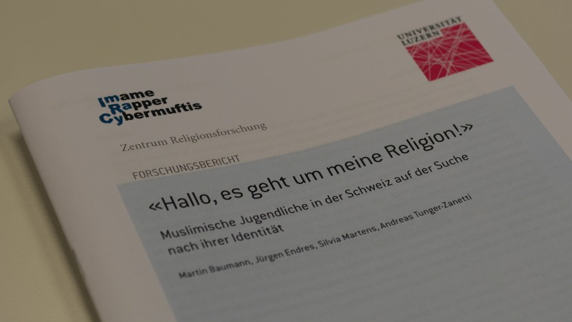 Eine neue Studie der Universität Luzern widerlegt gängige Vorurteile über muslimische Jugendliche in der Schweiz.