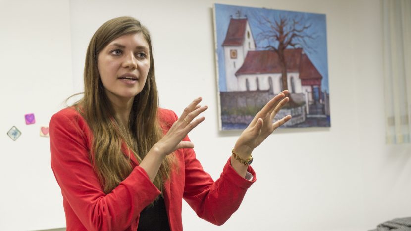 Die Theologin Jacqueline Straub fordert nichts weniger als dies: die Gleichberechtigung der Frauen in der katholischen Kirche.