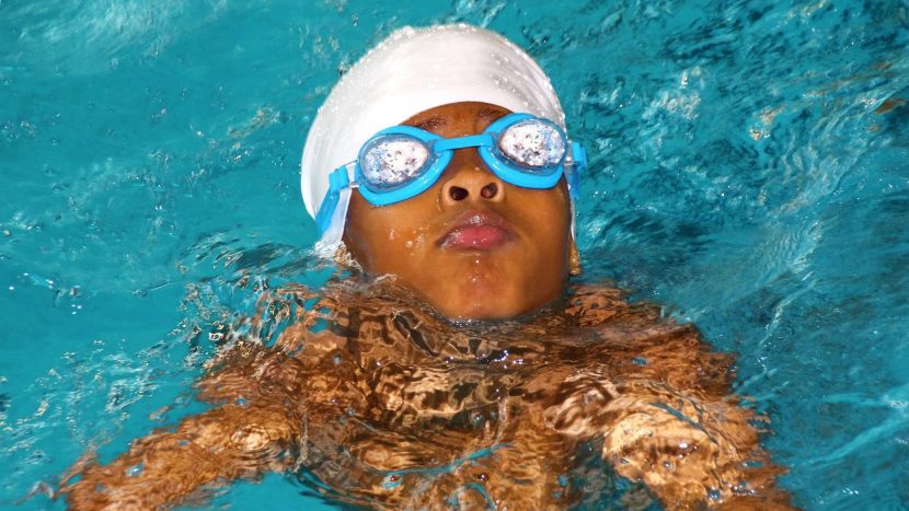 Bei Dispensationen vom Schwimmunterricht empfiehlt der Kanton Aargau Zurückhaltung.