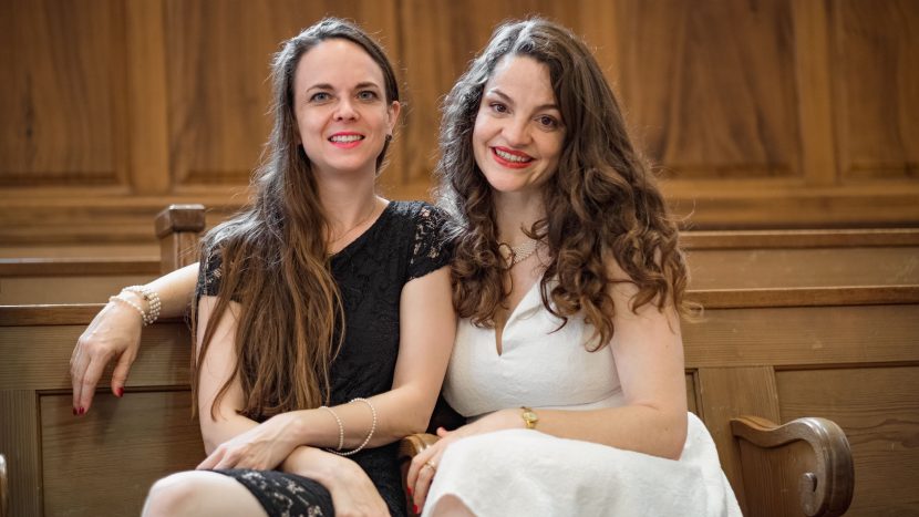 Die Pfarrerinnen Monika Götte (links) und Diana Trinkner organisieren einen Single-Anlass in ihrer Kirche in Stäfa.